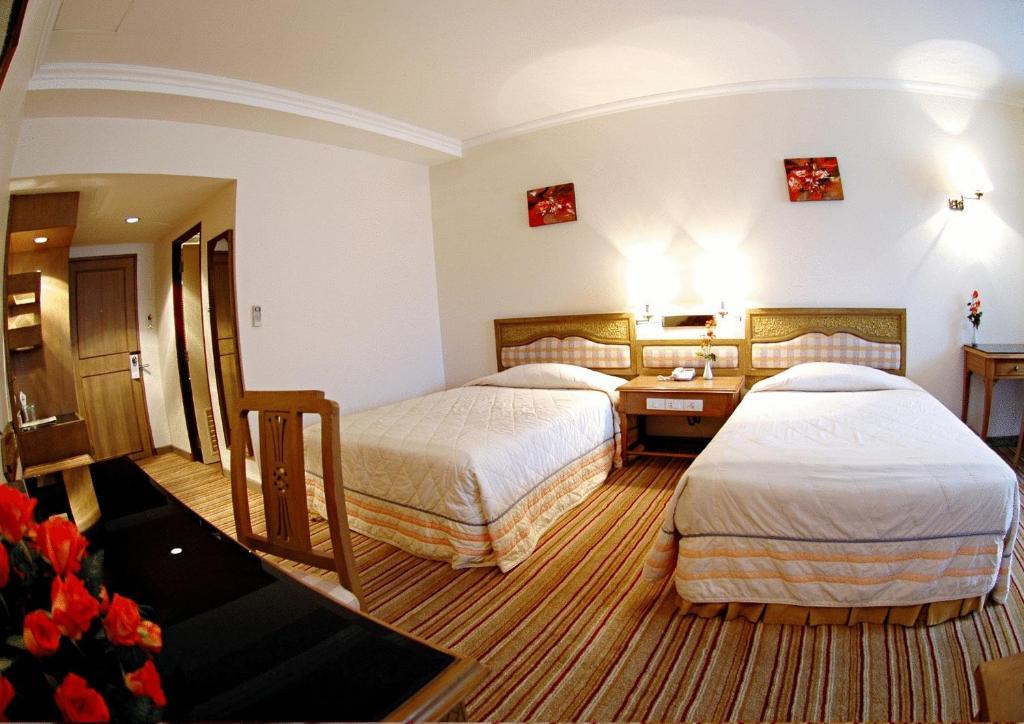 Down Town Inn, Chiang Mai Extérieur photo