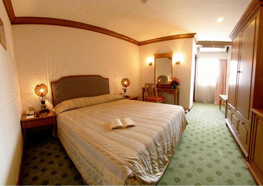Down Town Inn, Chiang Mai Extérieur photo